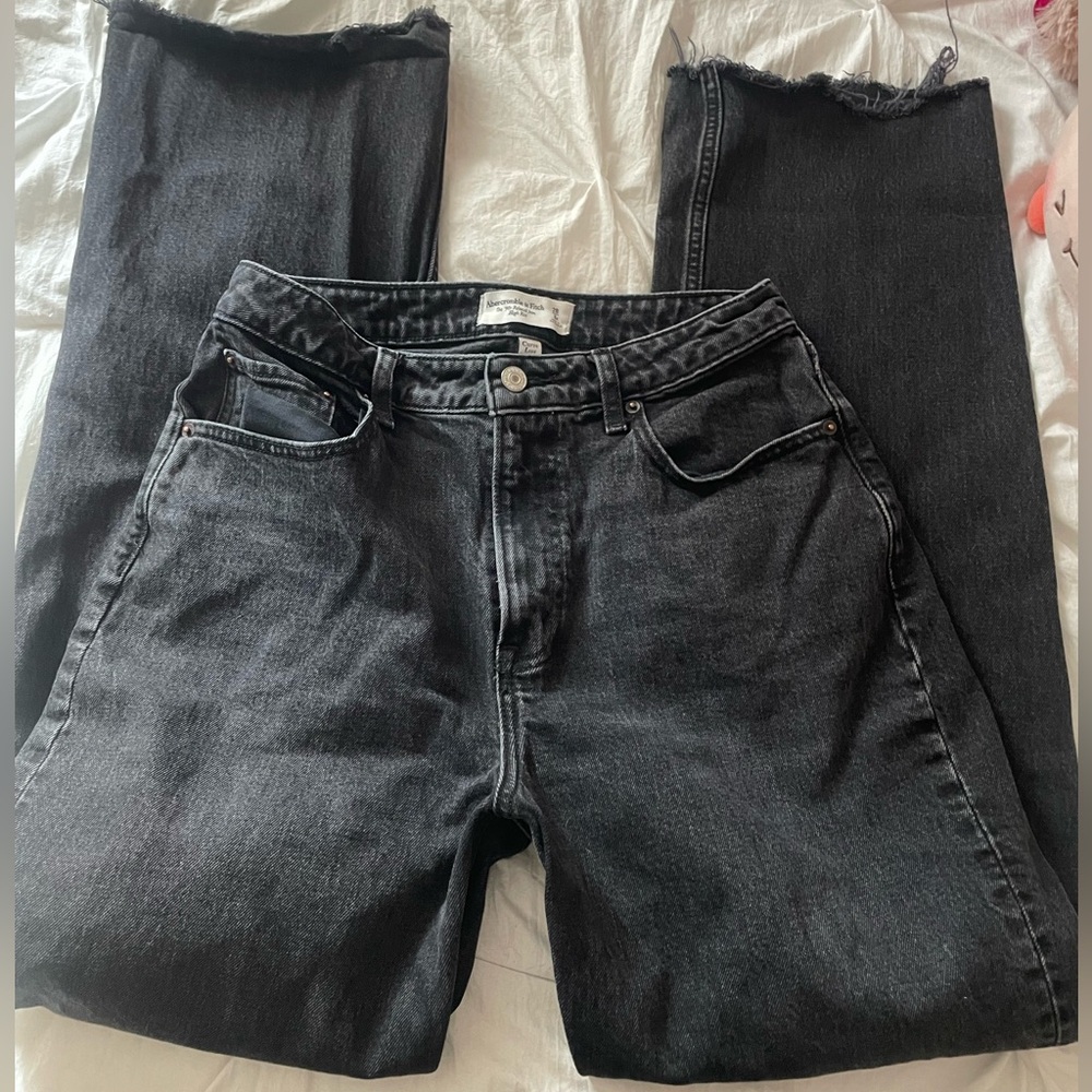 Abercrombie & Fitch Curve Love High Rise 90s Relaxed Jeans in No Fade Black 🖤